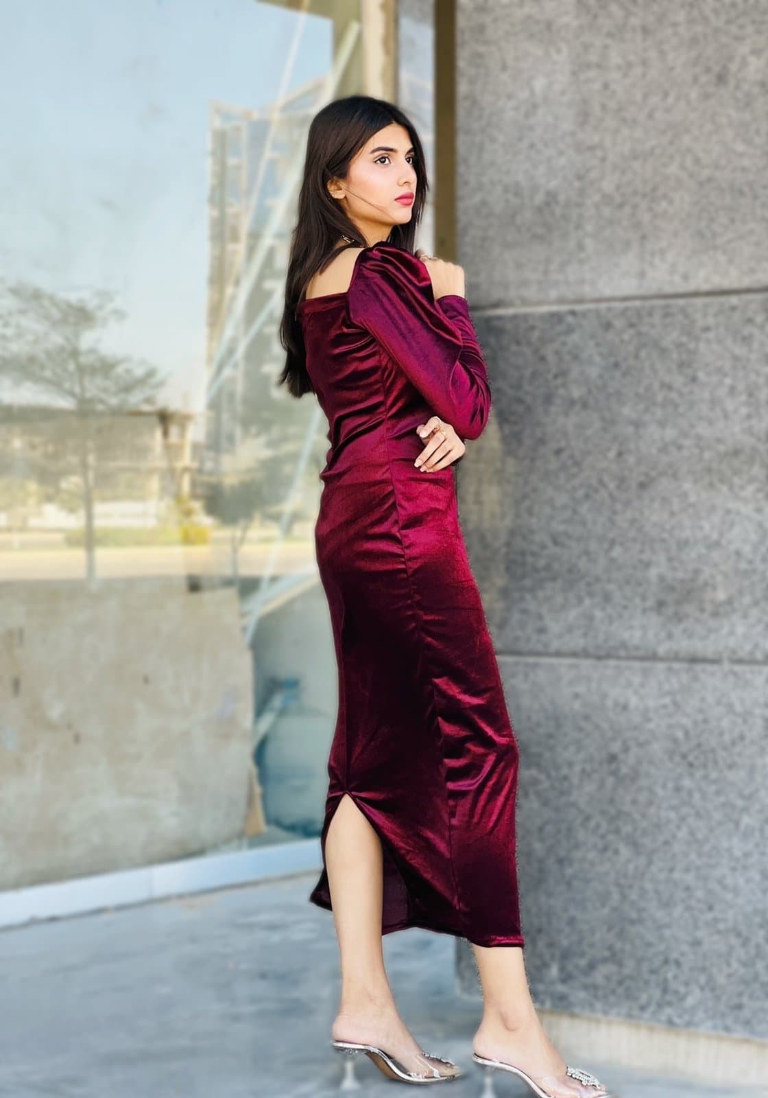 Ruby Velvet Bodycon Dress – image 4