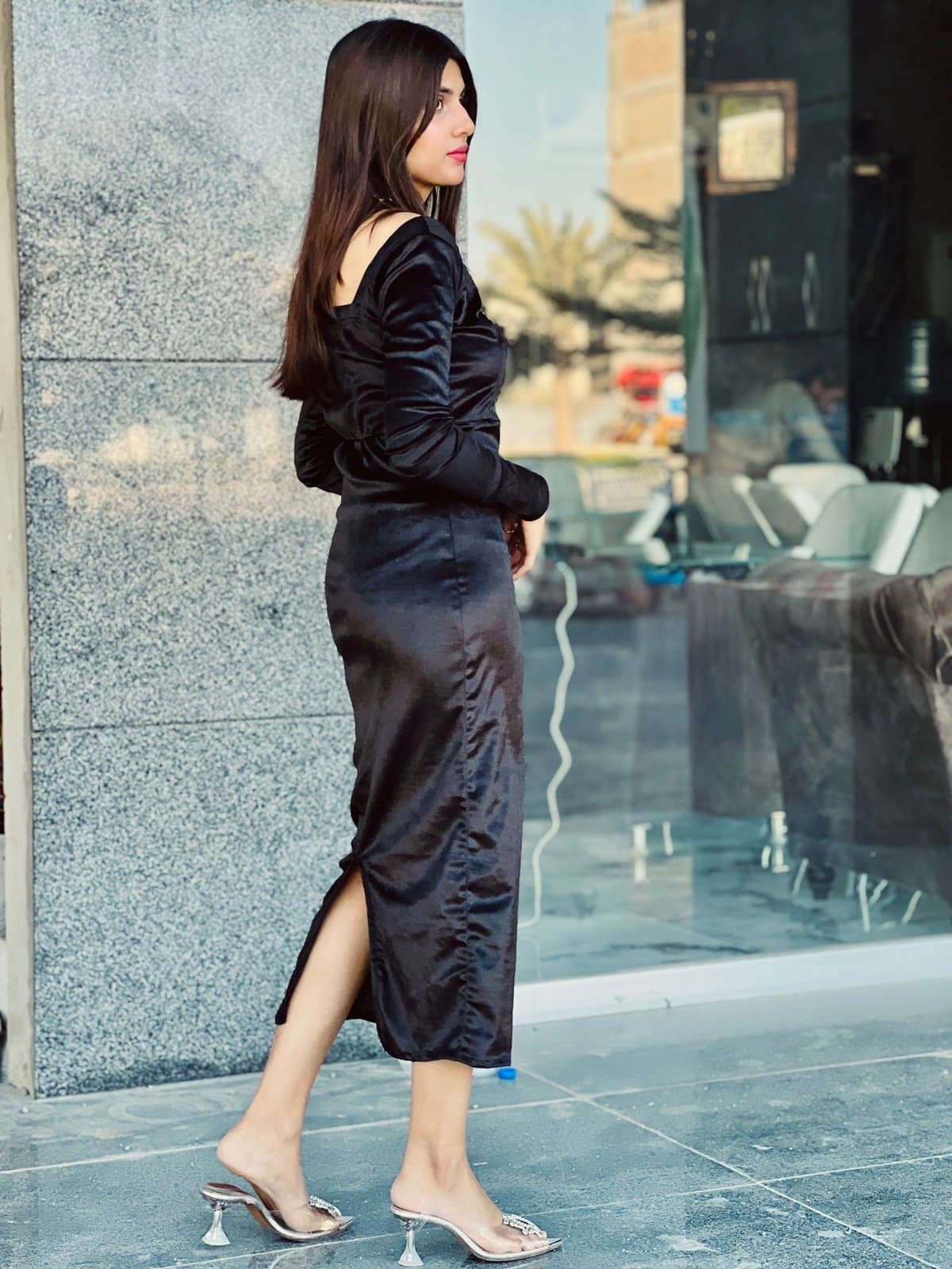 Estella Velvet Bodycon Dress – image 3