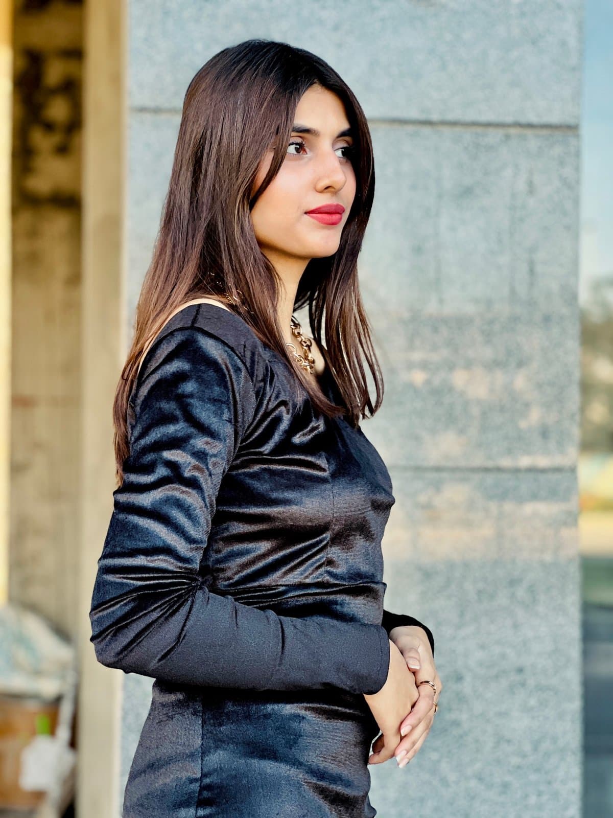 Estella Velvet Bodycon Dress – image 4