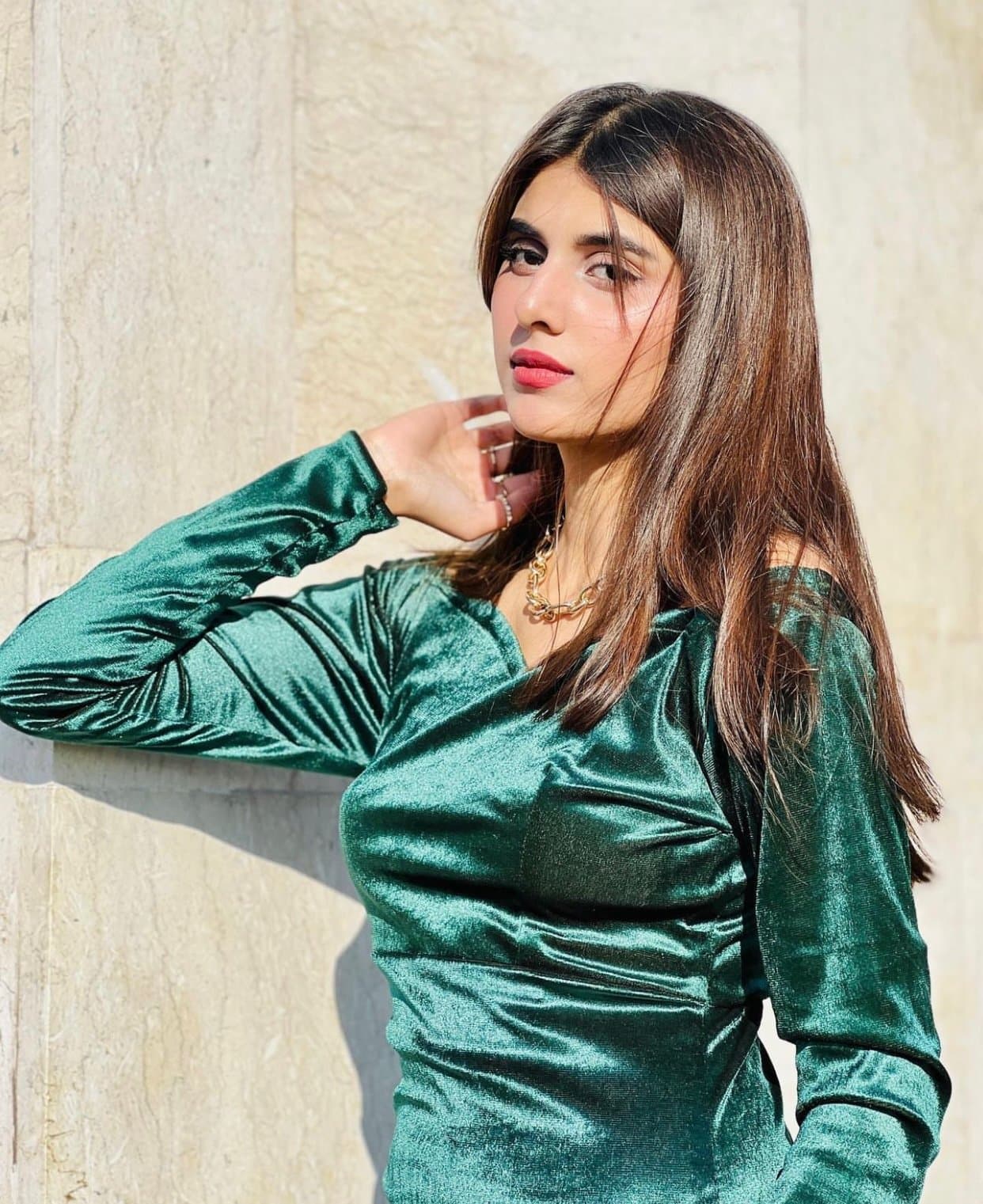 Emerald Velvet Bodycon Dress – image 5
